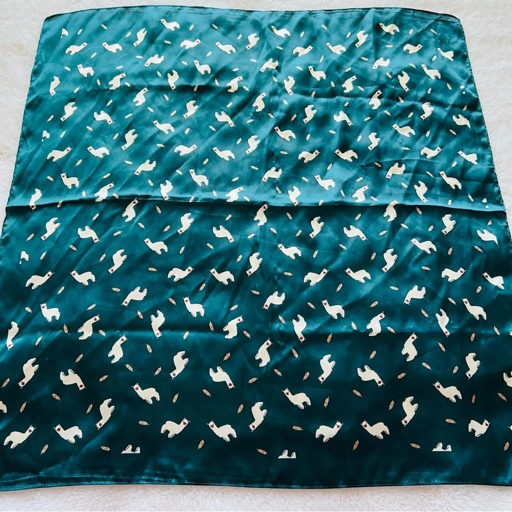 🧣 Teal Scarf with White Llamas & Feathers Print